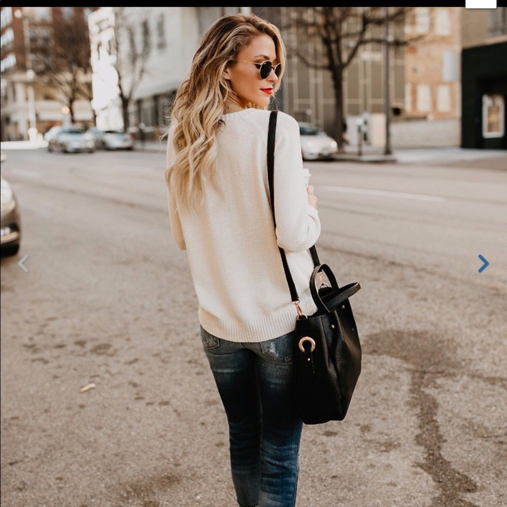 ONLY 1 LEFT! NEW CABLE KNIT HEART SWEATER - Picture 4 of 5